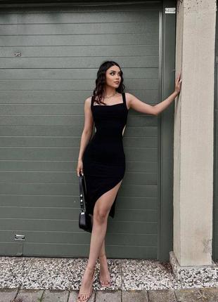 Чорна сукня