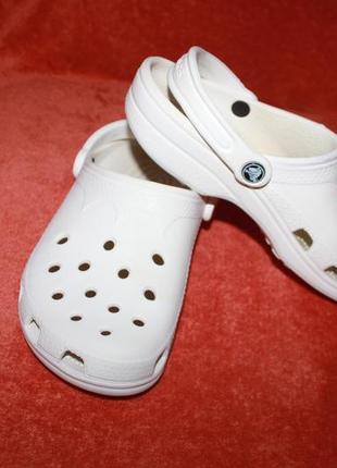 Кроксы фирмы crocs размер m 4-5 w6-7 по стельке 24,5-25,5 см. (наш 39)