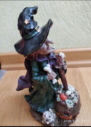 Статуэтка ведьма,баба яга хеллоуин3 фото