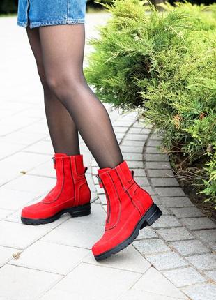 Замшевые красные ботинки осень-зима
