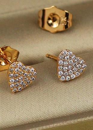 Серьги гвоздики xuping jewelry плоское сердечко из камешков 6 мм золотистые2 фото