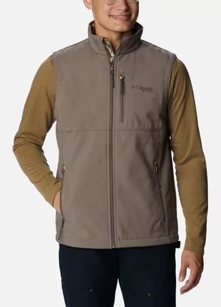 Мужской жилет безрукавка columbia sportswear men's phg ascender softshell vest1 фото