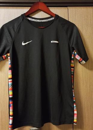 Фирменная футболка nike mercurial.изготовлена по технологии dri fit/ термоактивная
