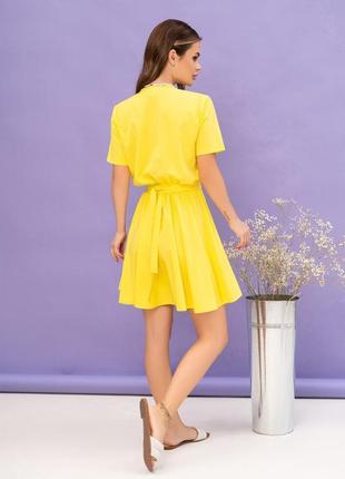 Жовта сукня-халат з пишною спідницею3 фото