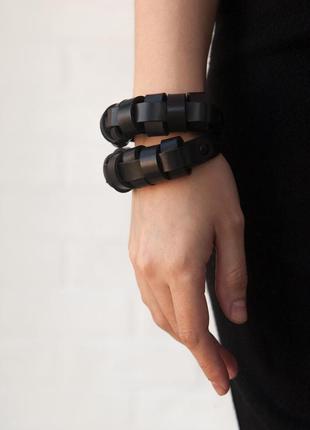 Акцентный объемный браслет из плотной итальянской кожи (все размеры) .