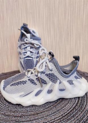 Кроссовки для мальчика изви