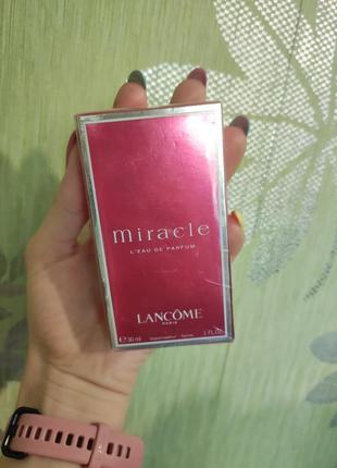 Lancôme miracle
парфумована вода7 фото