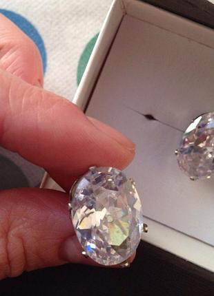 Вечірні сережки з прозорими кристалами