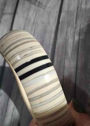 Браслет важкий пластик?