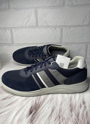 Чоловічі кросівки *geox*