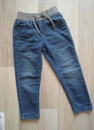 Джинсы на резинке