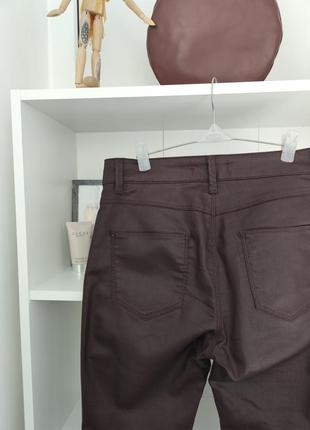 Джинси брюки штани скінні з напиленням під екошкіру бургунді марсал стильні модні mark&spencer7 фото