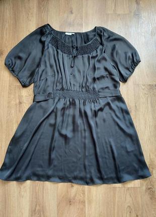 Чорное летнее атласное платье