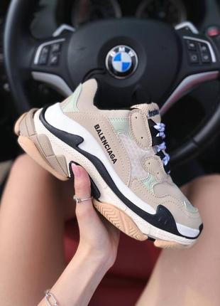 Кроссовки в стиле balenciaga triple s v1 beige black white
