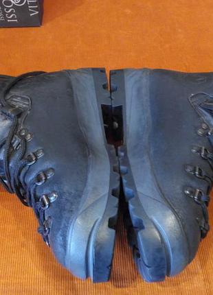 Альпинистские ботинки la sportiva