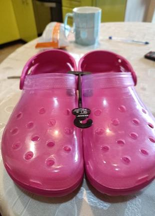 Crocs classic trsnslucent clog