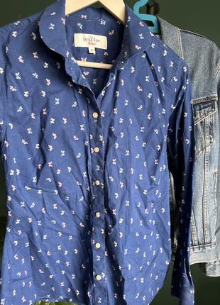 Синя  яскрава сорочка з метеликами