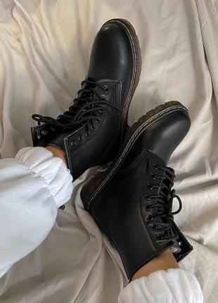 Женские ботинки dr. martens  доктор мартинс