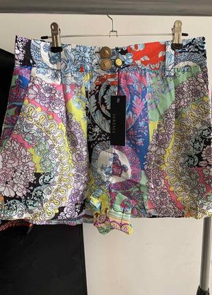 Костюм versace летний топ и шорты с ярким принтом в стиле версаче в наличии4 фото