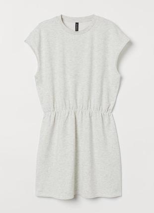 Актуальное платье-футболка h&m светло-серое хлопковое летнее платье футболка с плечиками5 фото