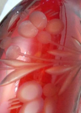 Винтажная ваза ссср 1960 годов резьба цветное рубиновое стекло5 фото