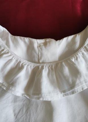 Біла блузка з гудзиками на спині3 фото