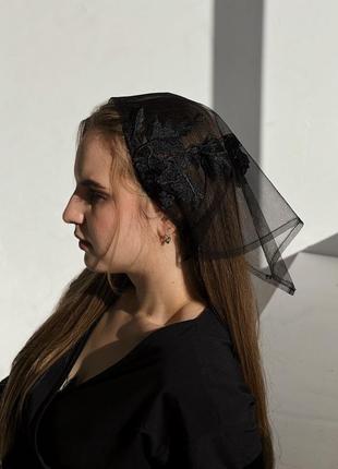 Косынка на голову из гипюра с вышивкой d.hats чёрного цвета2 фото