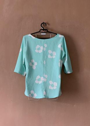 Блуза нежная с рукавчиками в цветы размер s2 фото