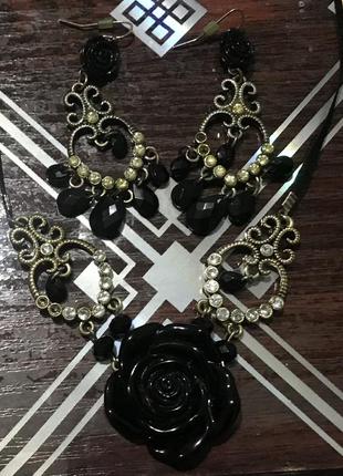 Серёжки и ожерелье, чёрные розы, комплект1 фото