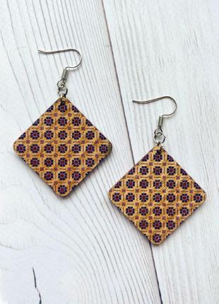 Серьги деревянные. цветочный орнамент (принт 3.7)