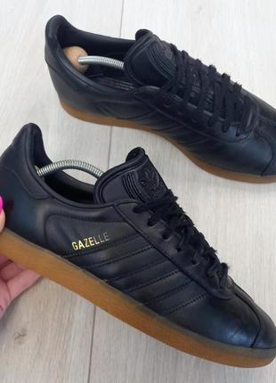 Кроссовки adidas gazelle. оригинал.40.5р