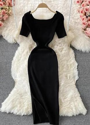 Платье миди в рубчик черная с разрезом