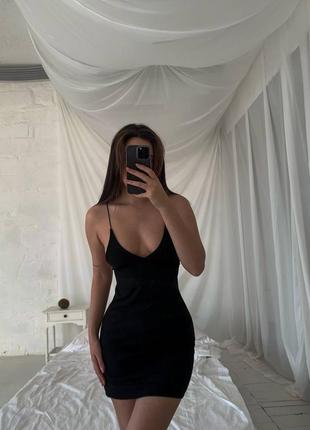 Гаряча облягаюча сукня міні на тонких брителях 🔥🖤