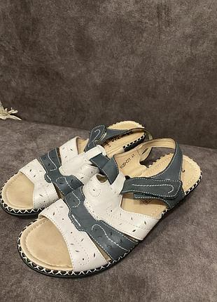 Жіночі шкіряні босоніжки німеччина