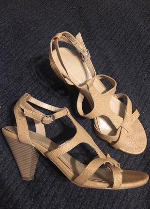 Bhs сандалі босоніжки 25-25.5 см