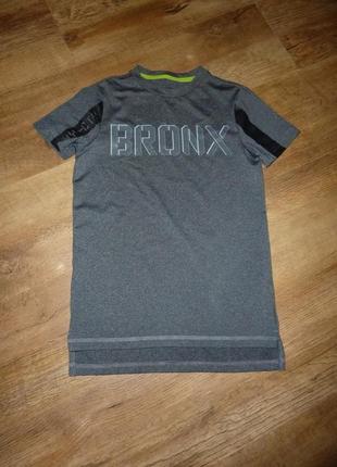 Крутая футболка на 5-6 лет bronx f&f, коттон