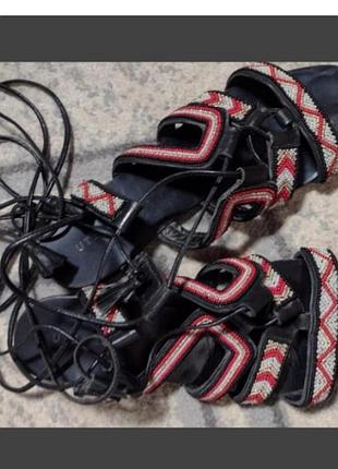 Uterque  оригинал босоножки кожа 37-37,5