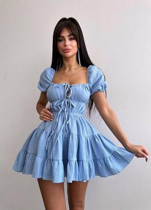 Муслиновое платье с пышной юбкой и рюшами голубой цвет1 фото