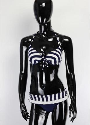 Стильный купальник в полоску