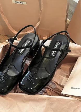 Слингбеки miu miu в стилі из натуральной лакированной кожи туфли мери джейн цвет черный туфли на небольшом каблуке босоножки