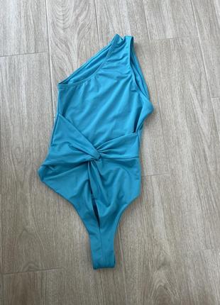 Суцільний купальник