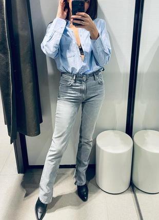 Серые джинсы слим с разрезами zara