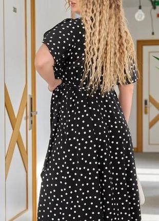 Платье женское длинное на запах летнее весеннее с короткими рукавами-крылышками черное в горошек5 фото
