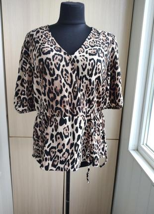 Новая футболка блуза.