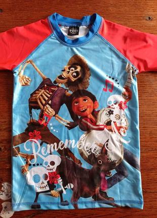 Купальна футболка від бренда disney pixar.