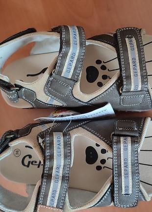 Босоножки b&g