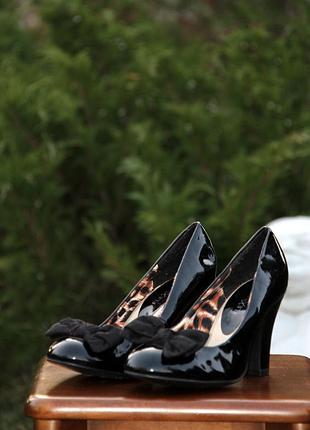 Нарядные лаковые туфли flexisoles
