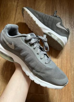 Жіночі кросівки nike air max invigor