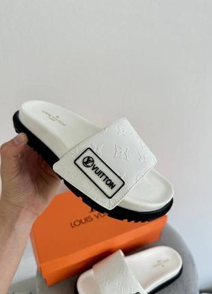Шльопанці в стилi louis vuitton rubber slippers white жіночі тапочки