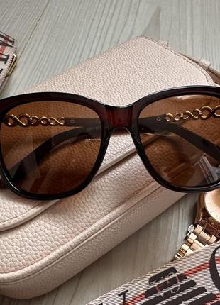 Солнцезащитные очки